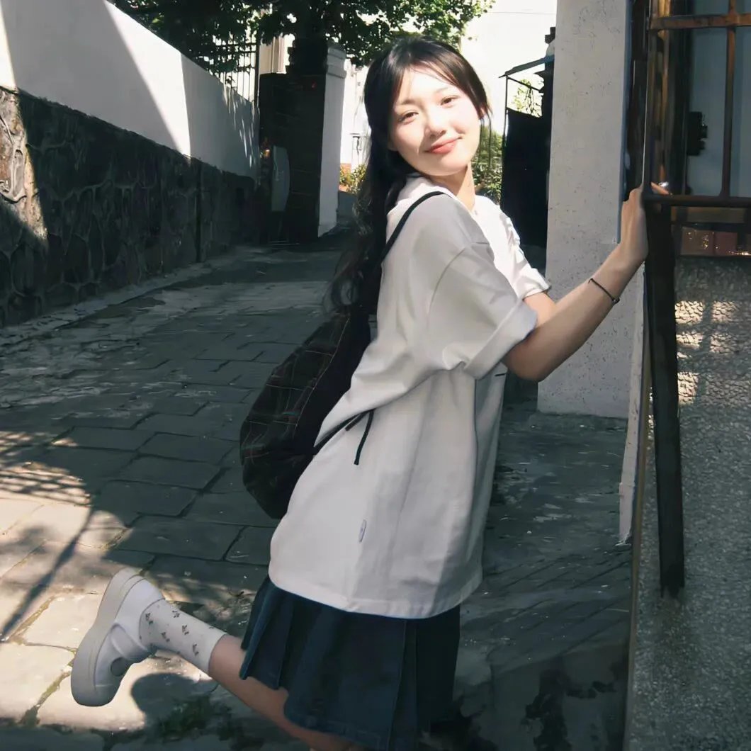 隔壁的吸血鬼美眉